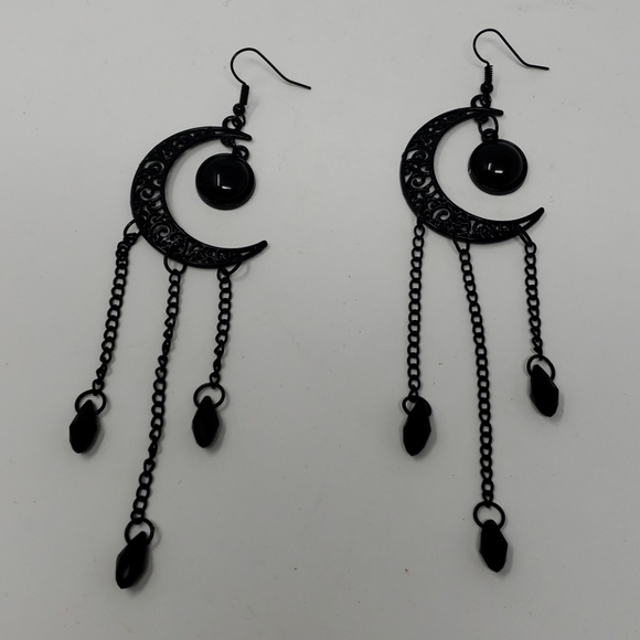 Gothic Crescent Moon Dangling Onyx Earrings - Picture 5 of 7